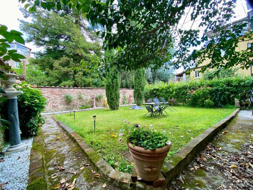 Giardino privato del Gelso Moro